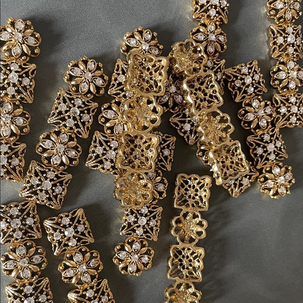 Gold and Clear Crystal Floral Link Embellishments - Picture 2 of 2